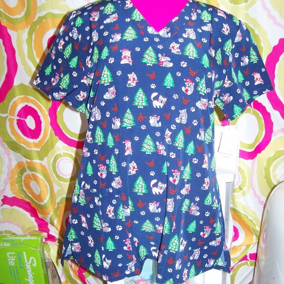 GT Performance NWT Holiday Animals Scrub Top Sz M - Picture 1 of 7